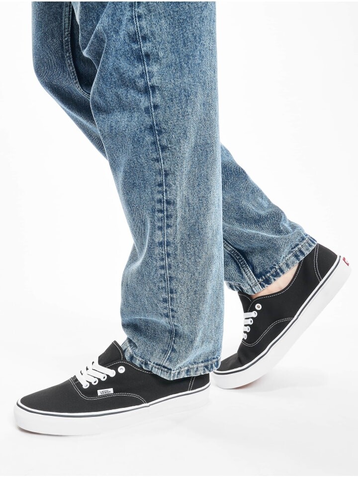 

Кроссовки на шнуровке Vans, цвет black/white
