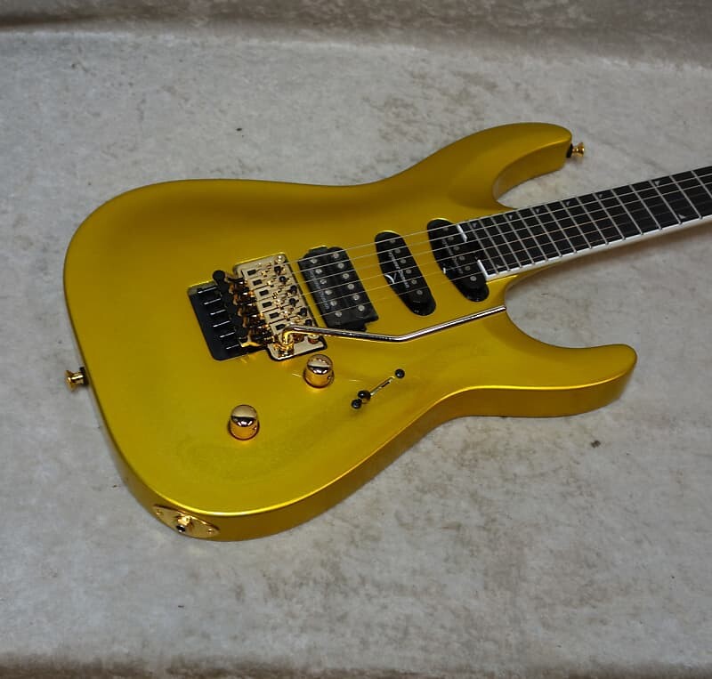 

Электрогитара In Stock! 2023 Jackson Pro Plus Series Soloist SLA3 guitar in Gold Bullion