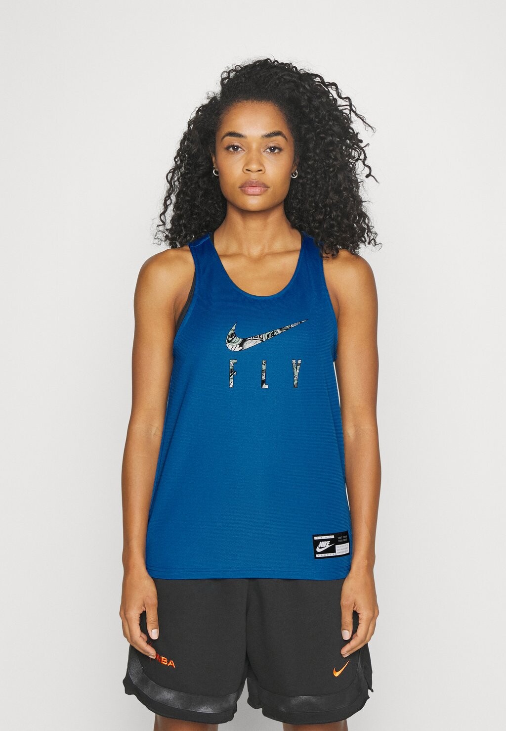 

Топ Nike