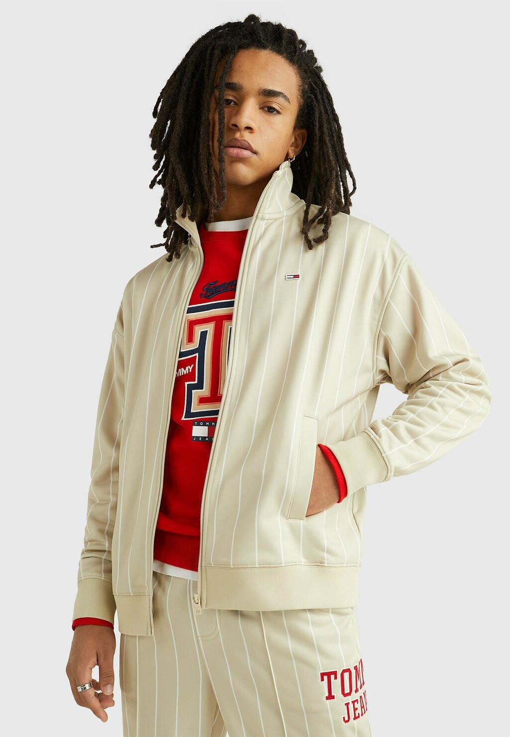 

Куртка-бомбер Tommy Jeans, бежевый
