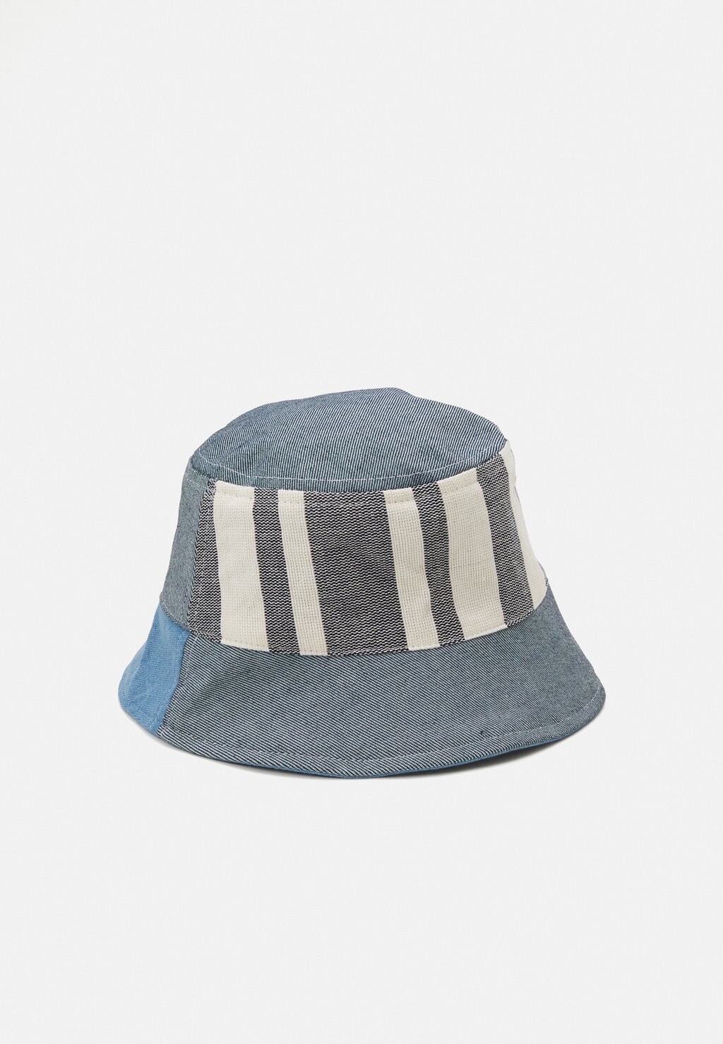 Панама LEVIS MERCADO GLOBAL BUCKET HAT UNISEX Levi's, цвет denim панама linear logo bucket hat unisex tommy jeans цвет denim