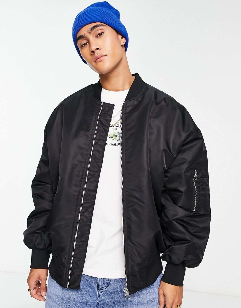 

Черный объемный бомбер с карманом MA1 ASOS DESIGN
