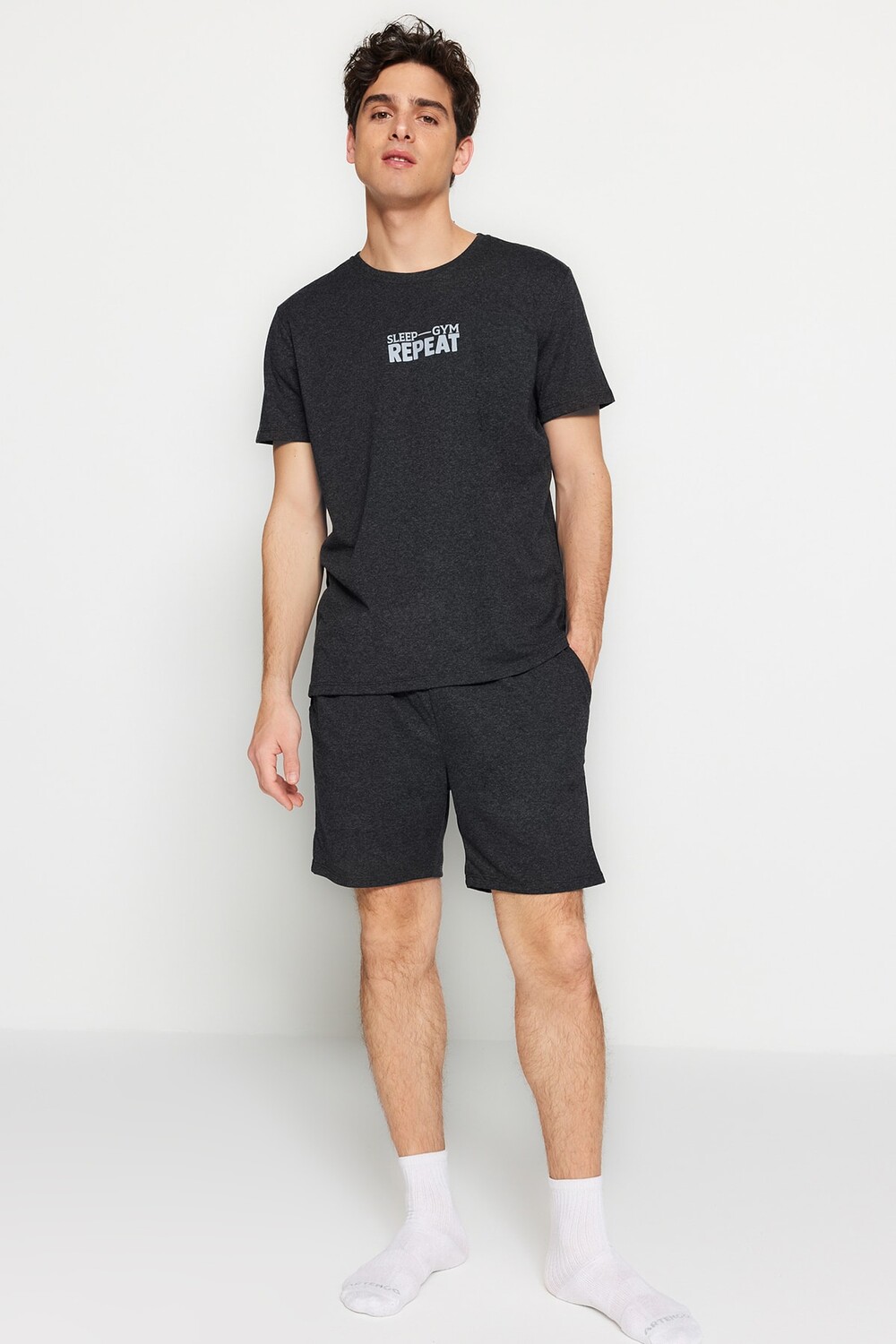 

Пижамный комплект TRENDYOL MAN, антрацит