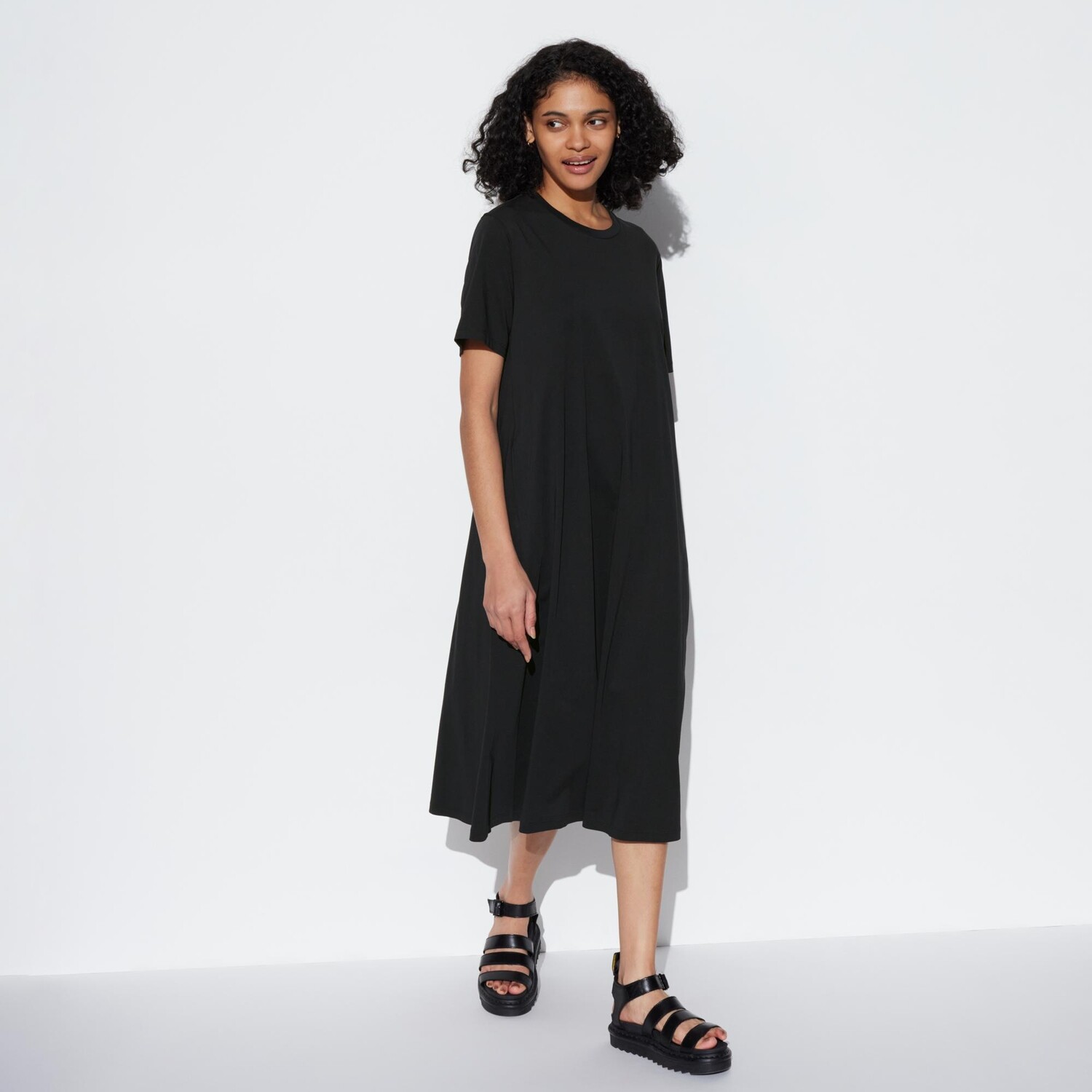 

Платье Uniqlo Airism хлопковое с короткими рукавами, черный