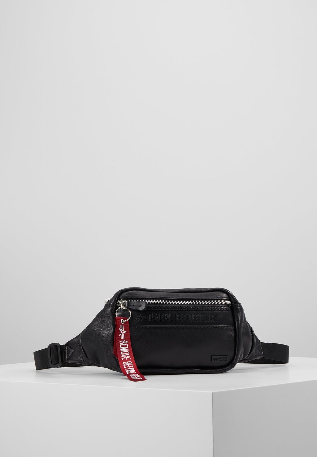 

Сумка на пояс Alpha Industries, черный