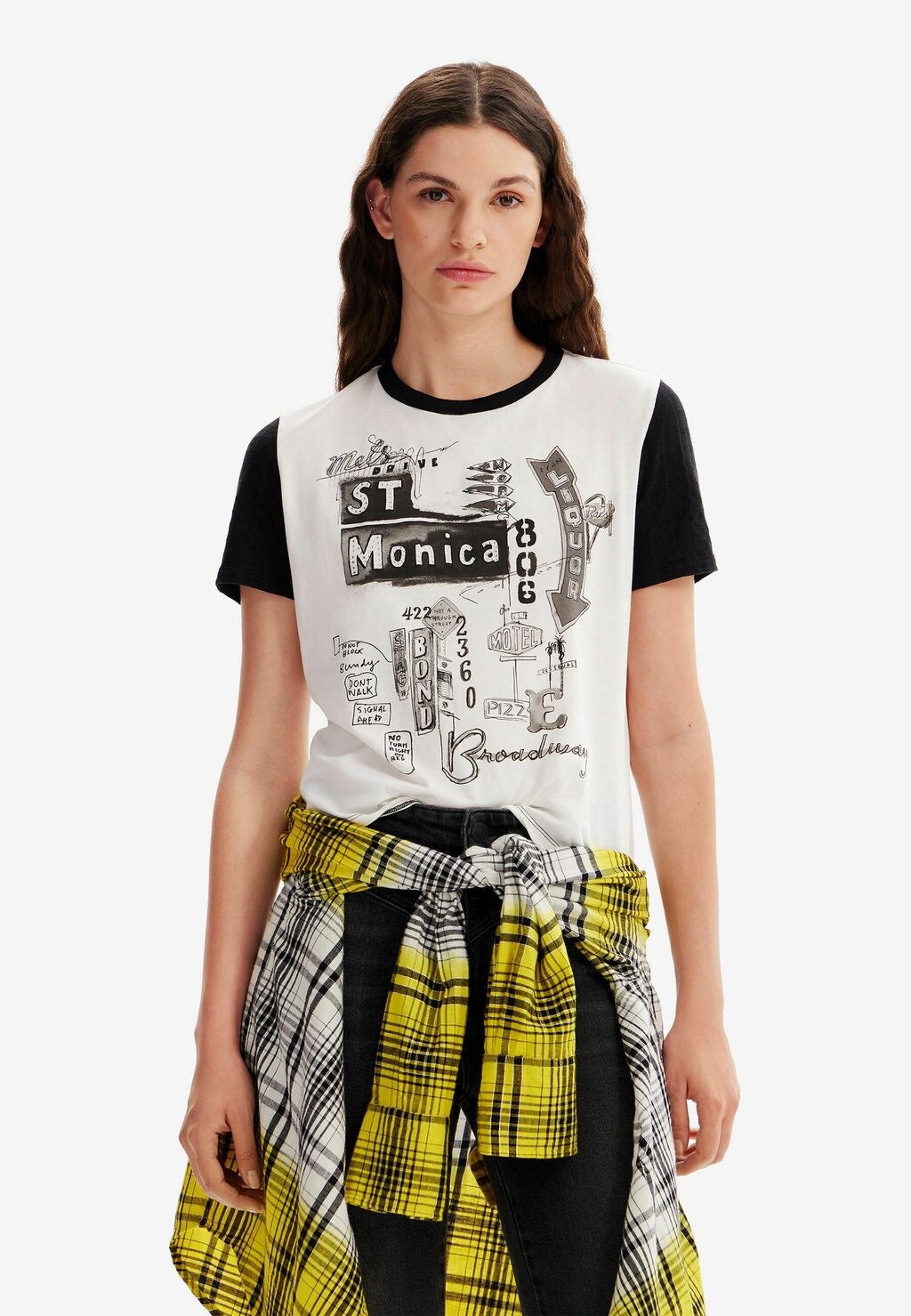

Футболка с принтом Illustration Desigual, белый