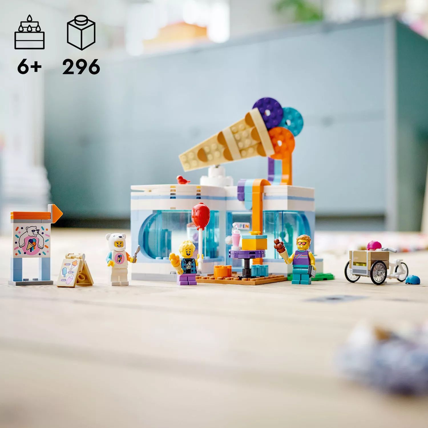Набор игрушек LEGO City «Магазин мороженого для ролевых игр» 60363 (296 предметов) LEGO