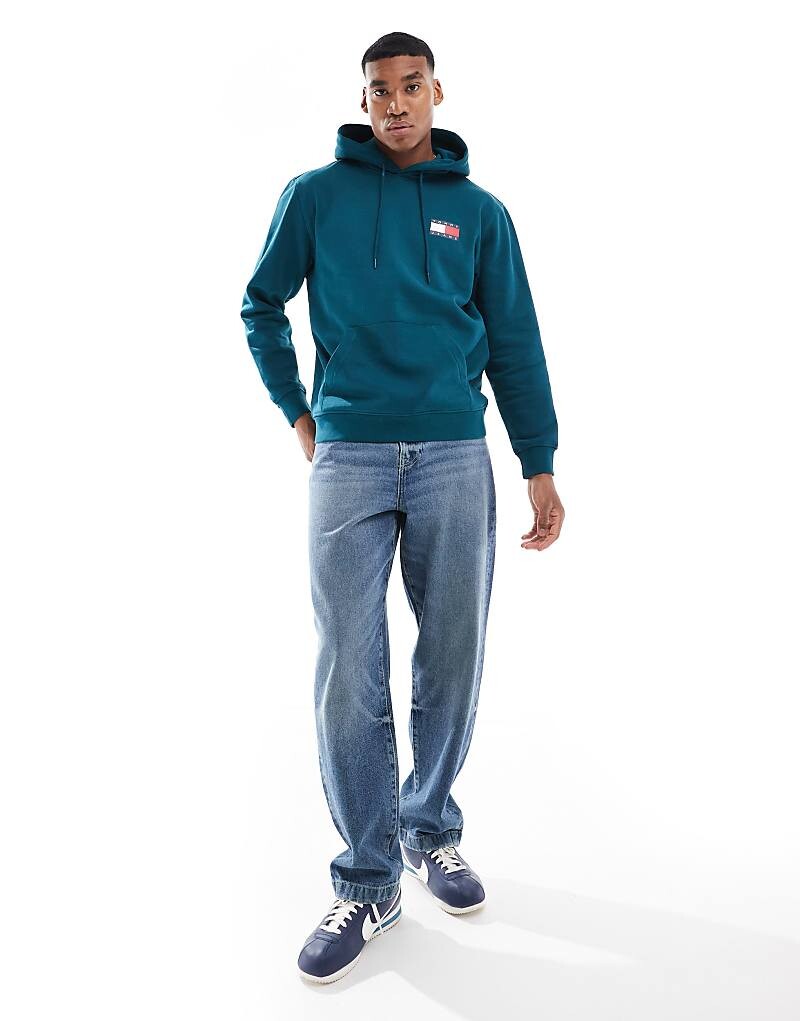 

Зелено-синяя толстовка с логотипом на кулиске Tommy Jeans