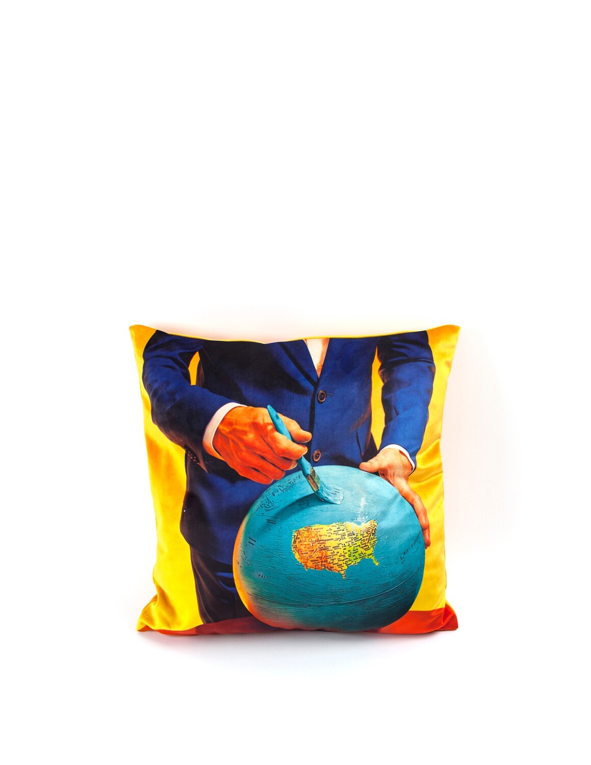 

Подушка с перьями. Обивка из туалетной бумаги см. 50х50 см Seletti