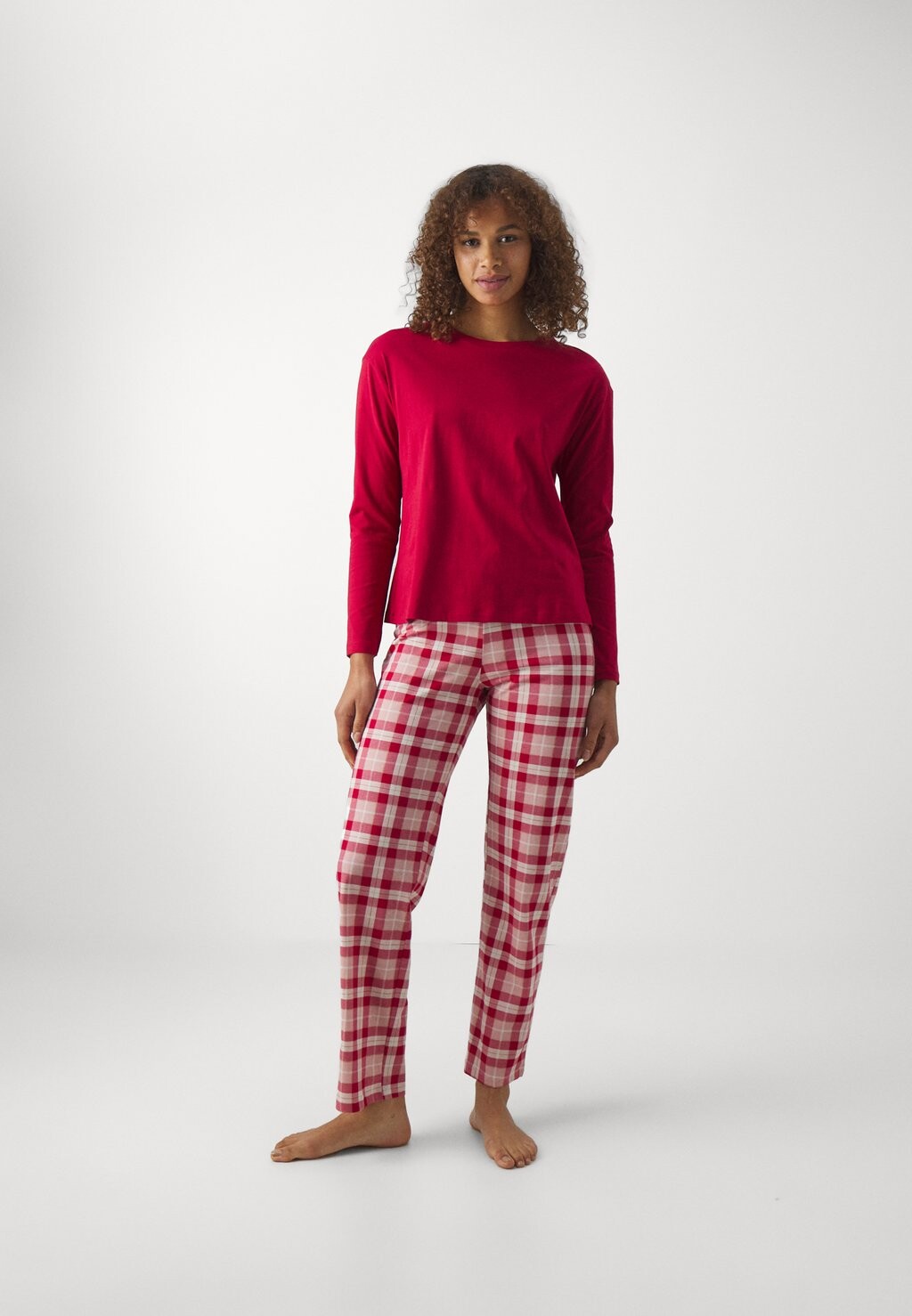 

Пижамы Marks & Spencer, красный