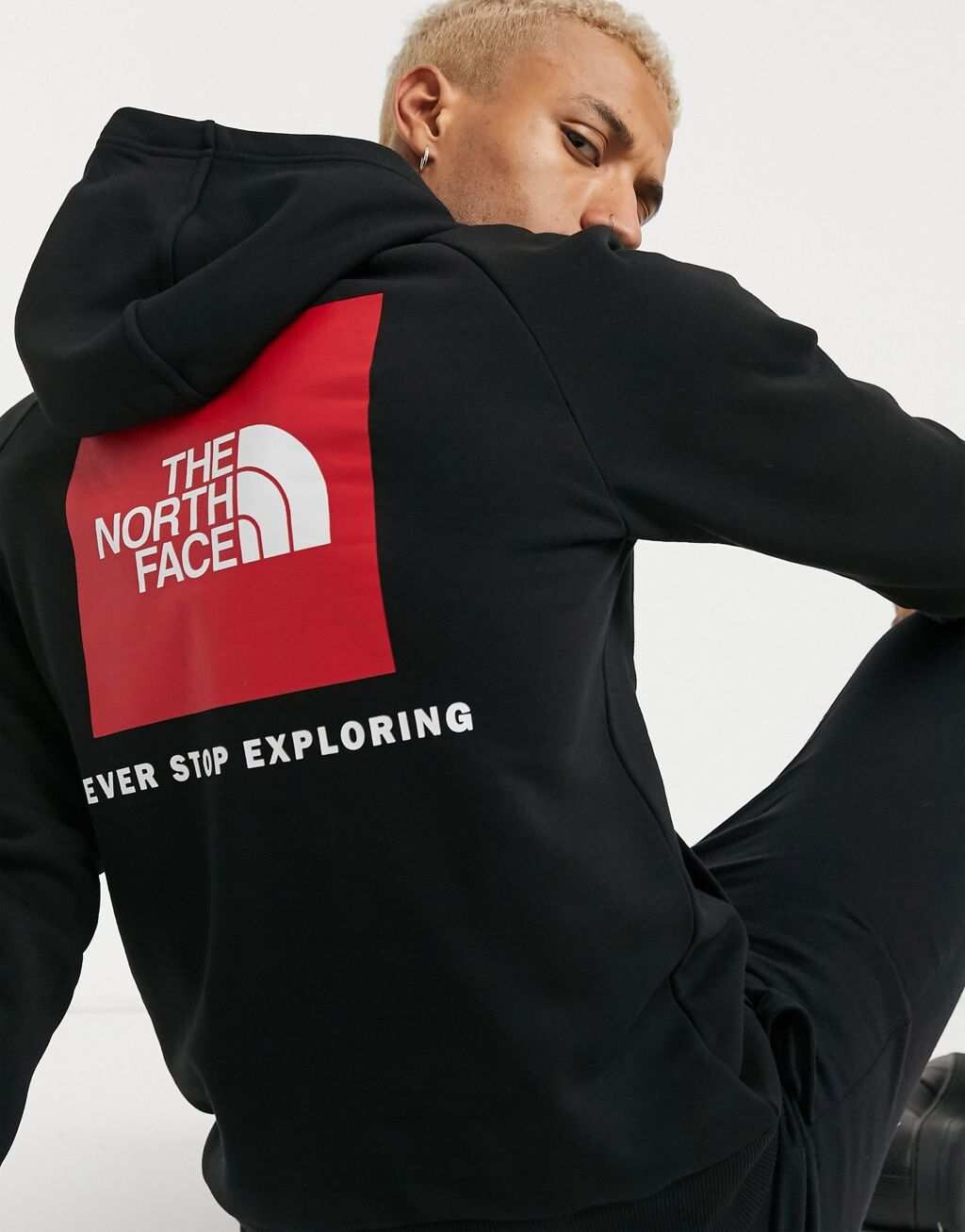 

Черная худи The North Face Raglan Redbox