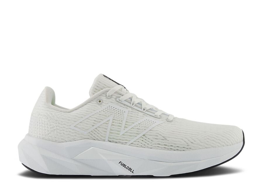 

Кроссовки New Balance FuelCell Propel V5, белый/черный