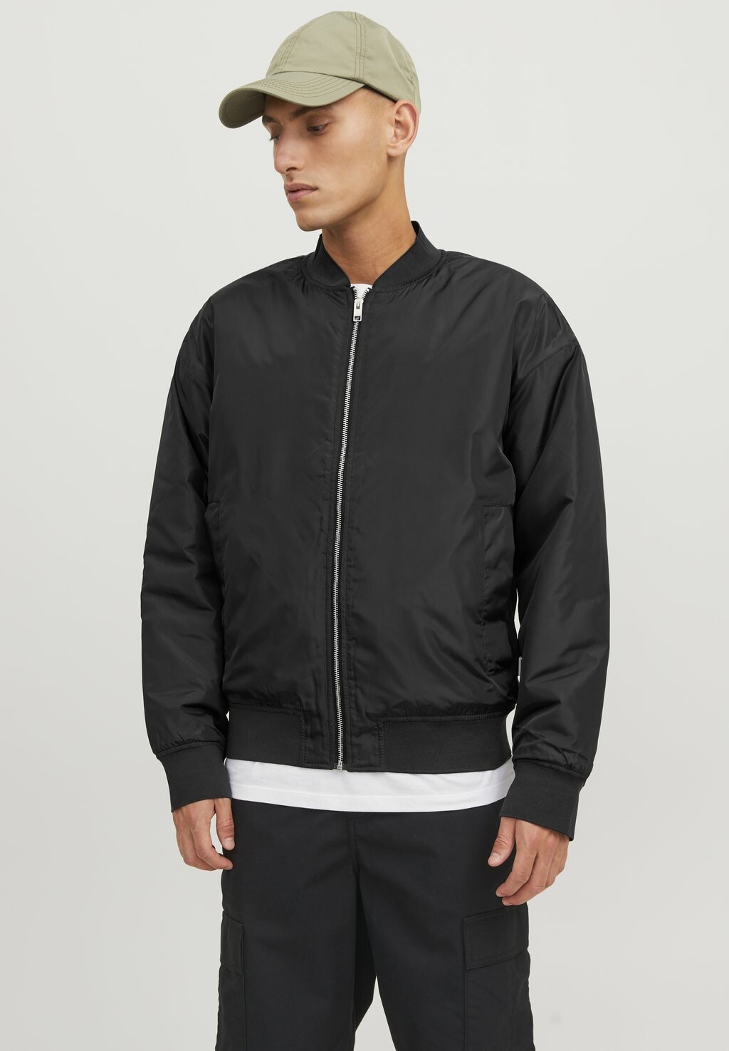 

Ветровка Jack & Jones JCOCLAY, черный