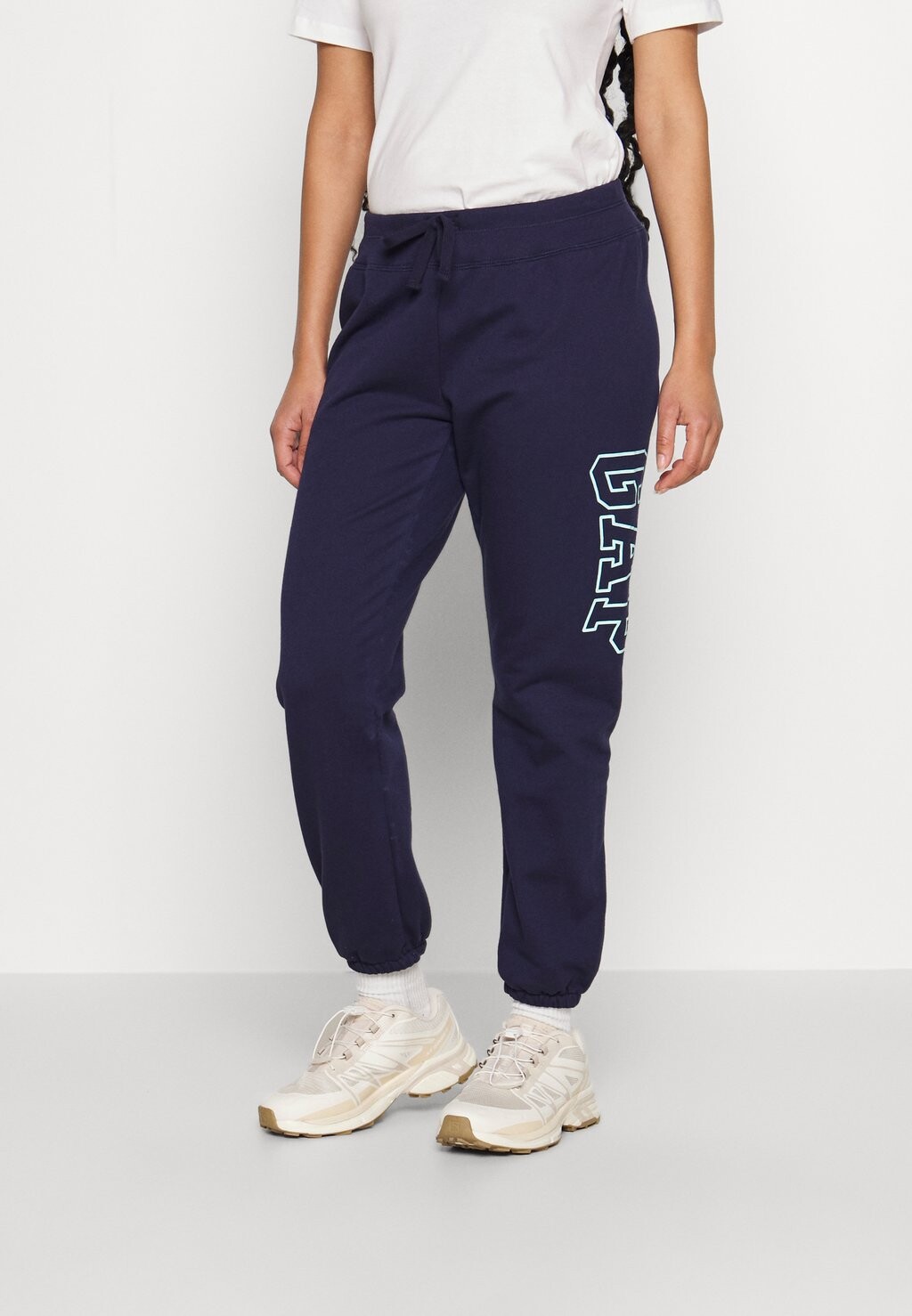 

Спортивные брюки GAP, Черный