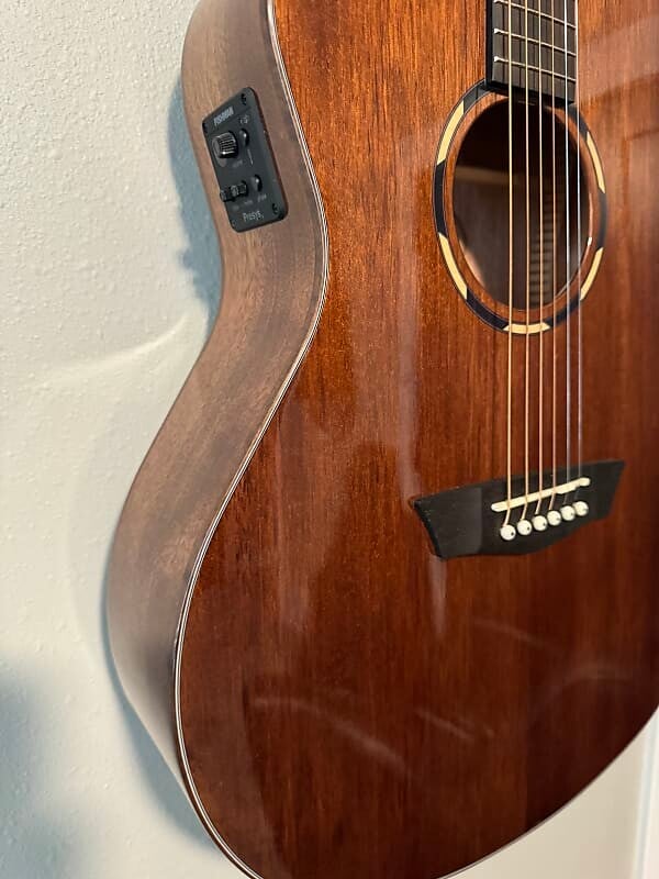 

Акустическая гитара Washburn WLO12SE Woodline 10 Series All-Mahogany OM with Electronics 2010s - Natural