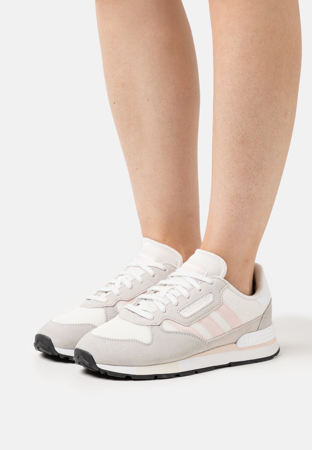 

Низкие кроссовки TREZIOD adidas Originals, облачно-белый/кварц/