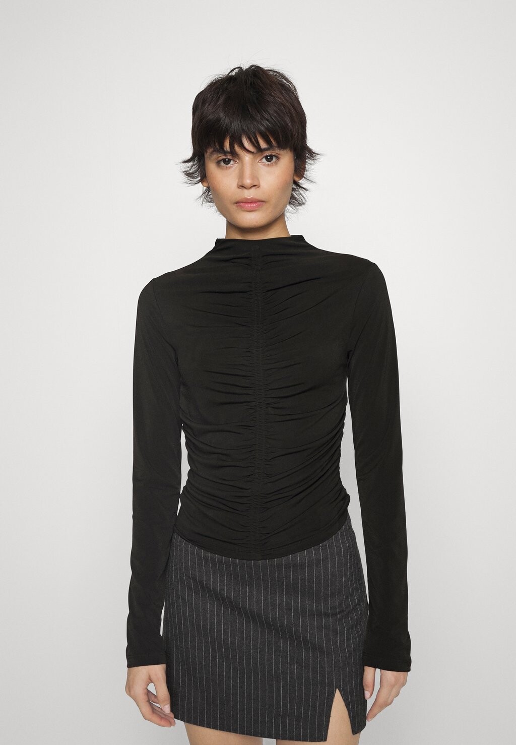 

Рубашка с длинным рукавом Gina Tricot, черный