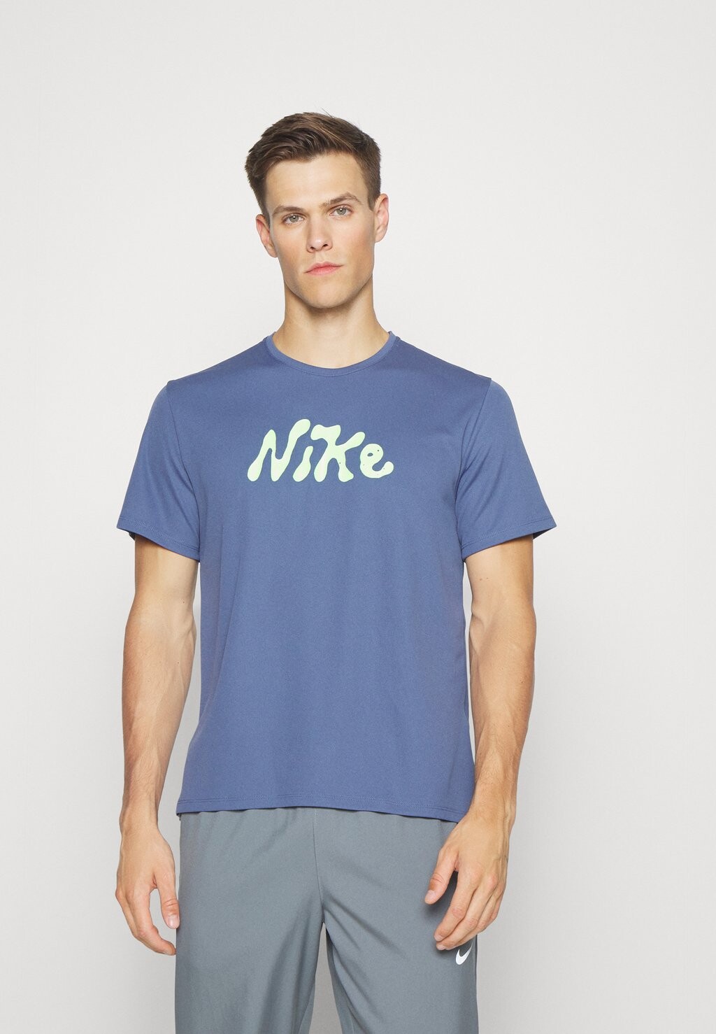 

Футболка Nike