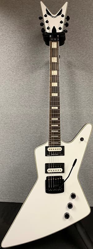 

Электрогитара Dean Z Select 24K CWH with Kahler Tremelo and Locking Nut