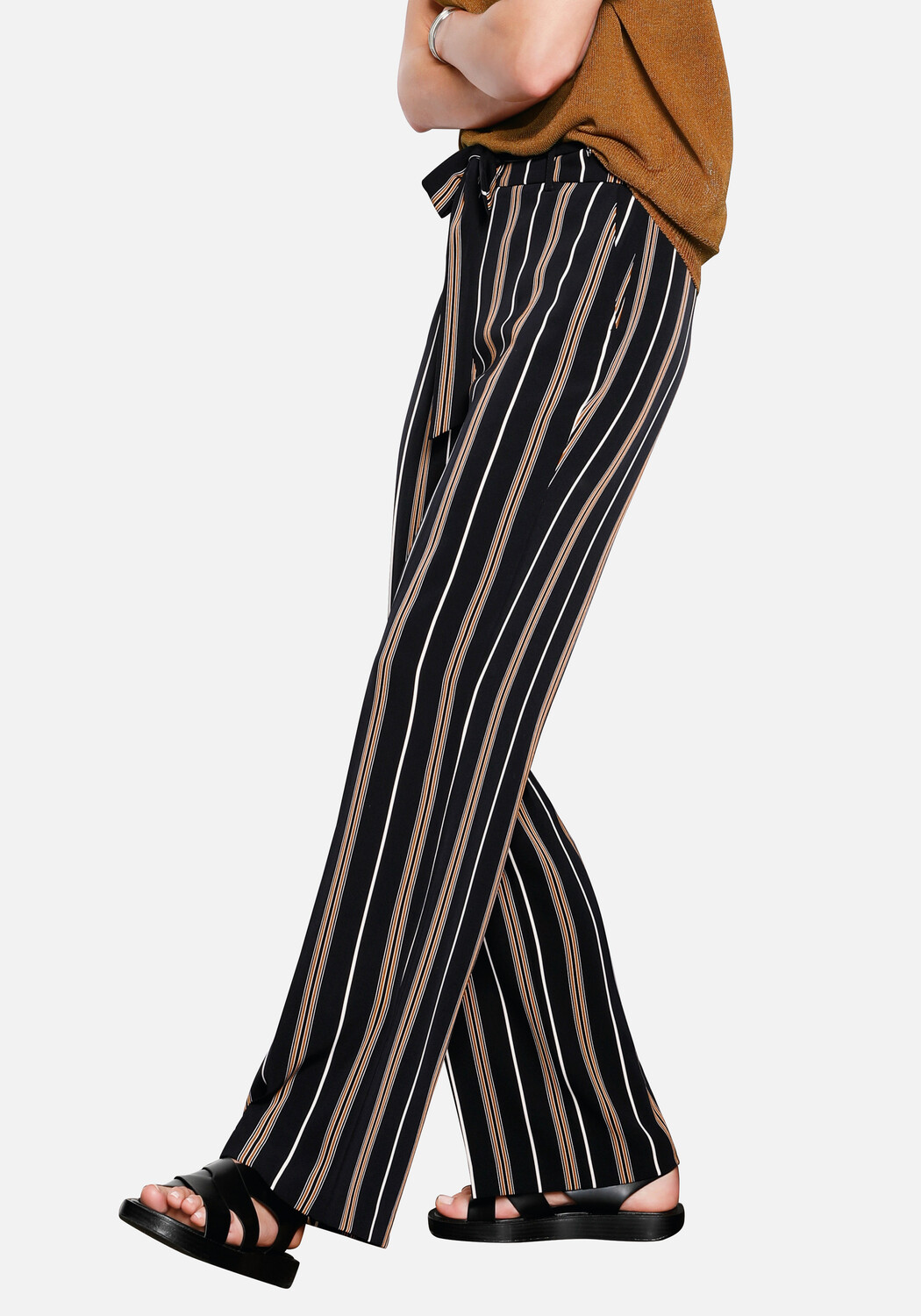

Брюки DAY.LIKE Hose Wide Leg, черный
