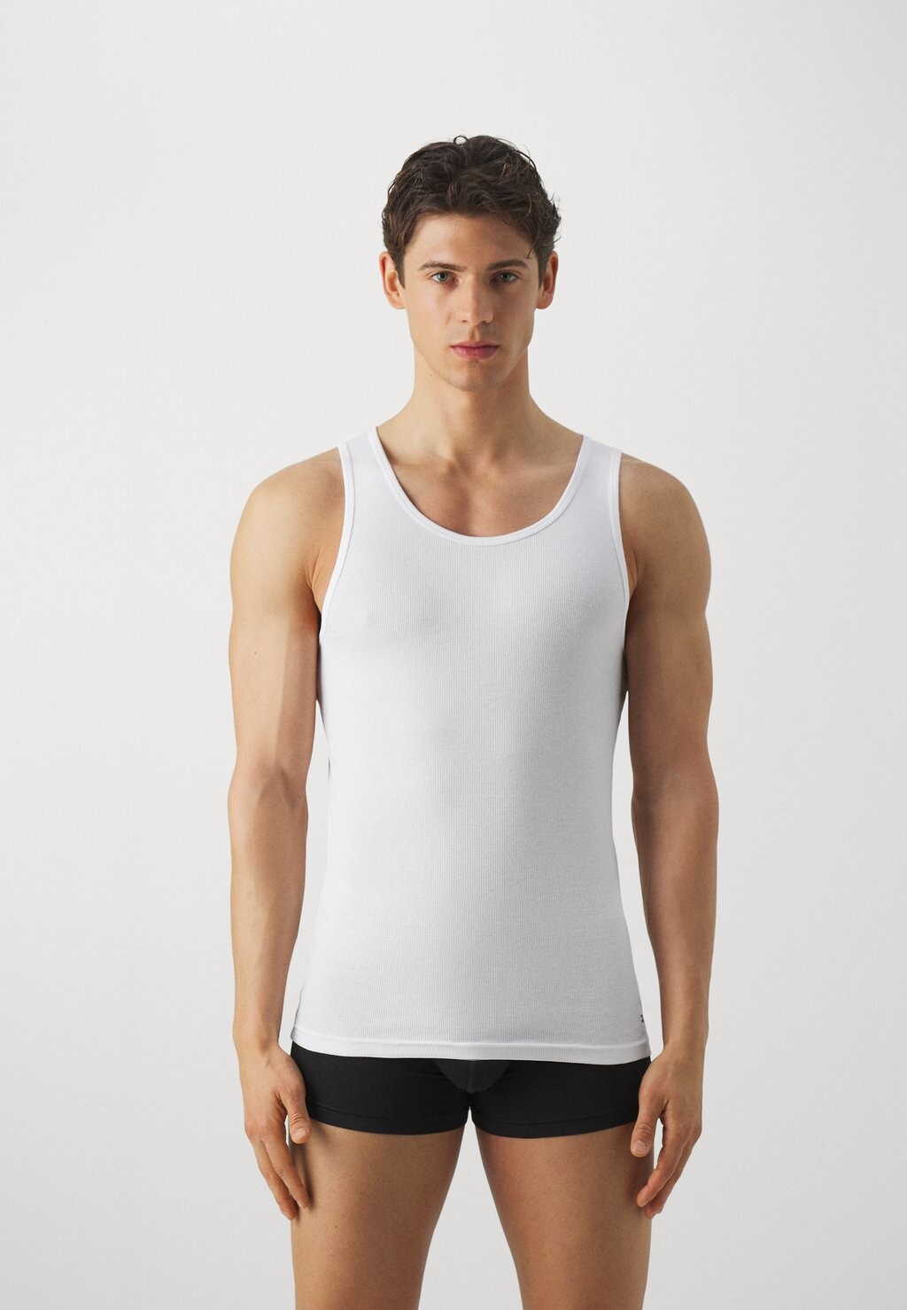 

Футболки Tommy Hilfiger, белый