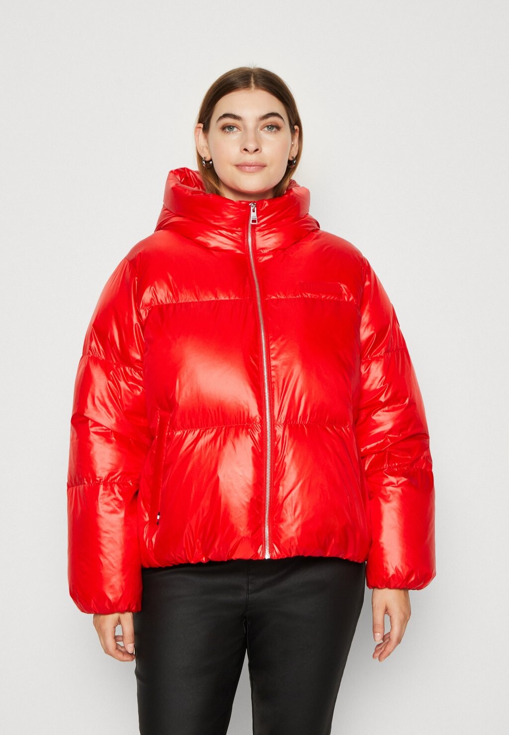 Куртка Tommy Hilfiger Curve NEW YORK GLOSS PUFFER, цвет fireworks