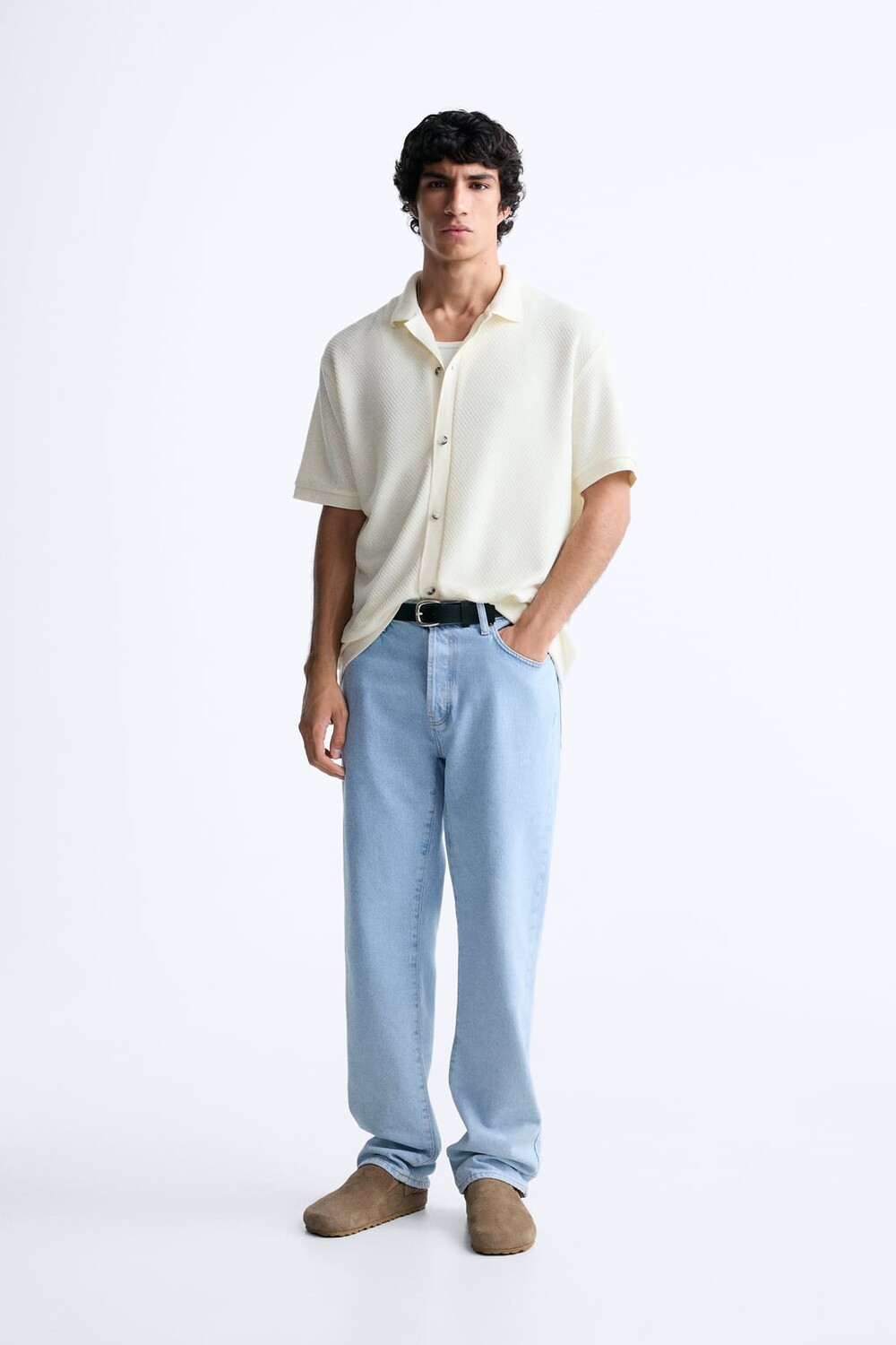 

Текстурированная рубашка ZARA, экру