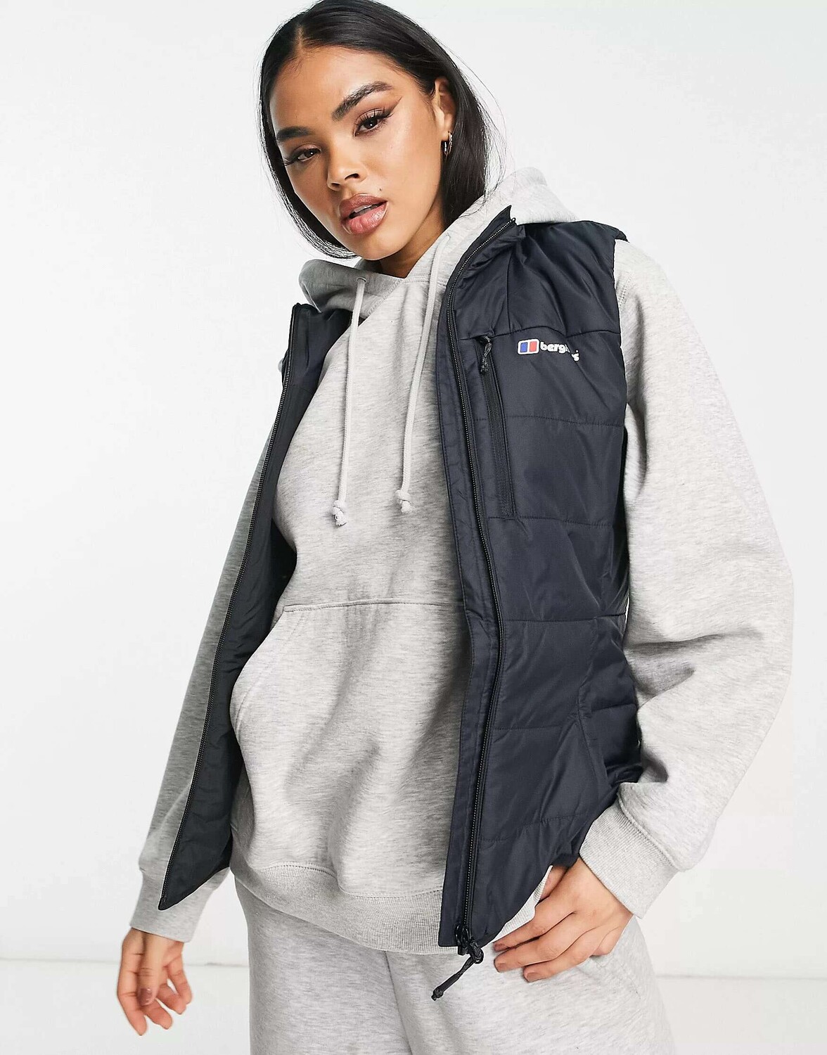 

Черный водостойкий стеганый жилет Berghaus Enescott