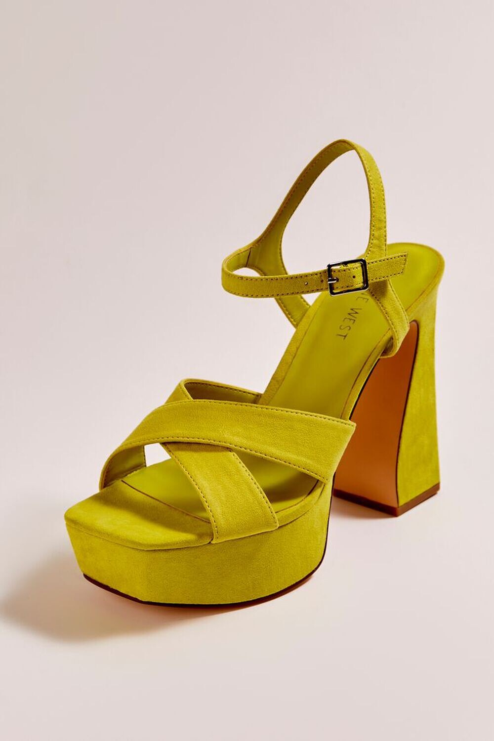 

Туфли Nine West на массивном каблуке с перекрещенными крестами Forever 21, желтый
