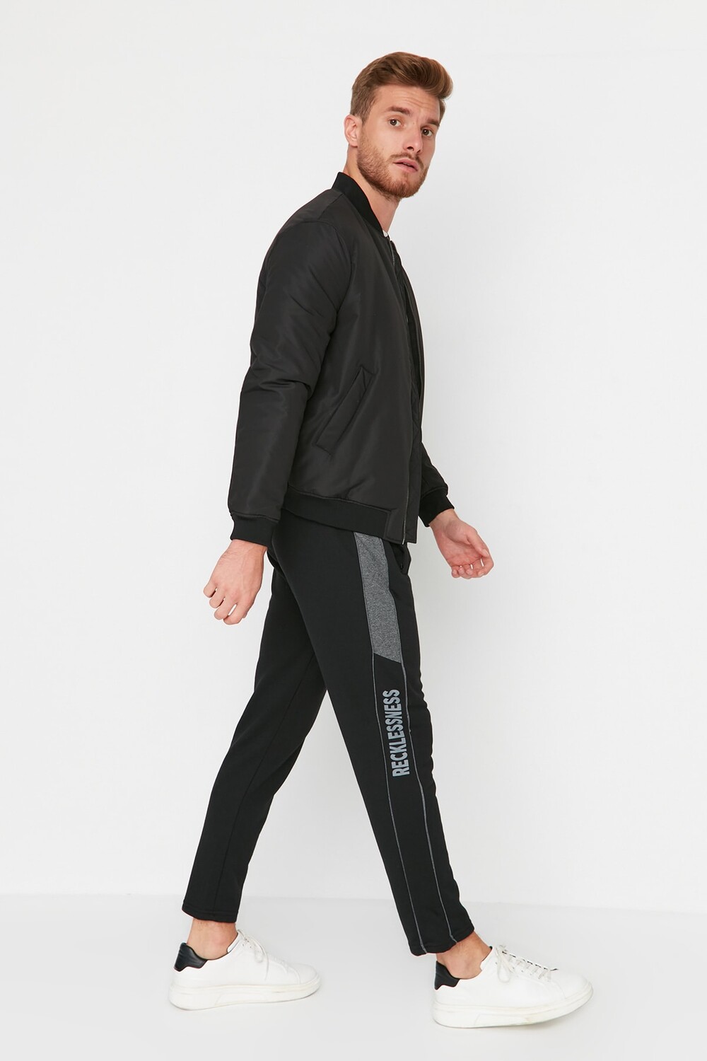 

Спортивный костюм TRENDYOL MAN, черный