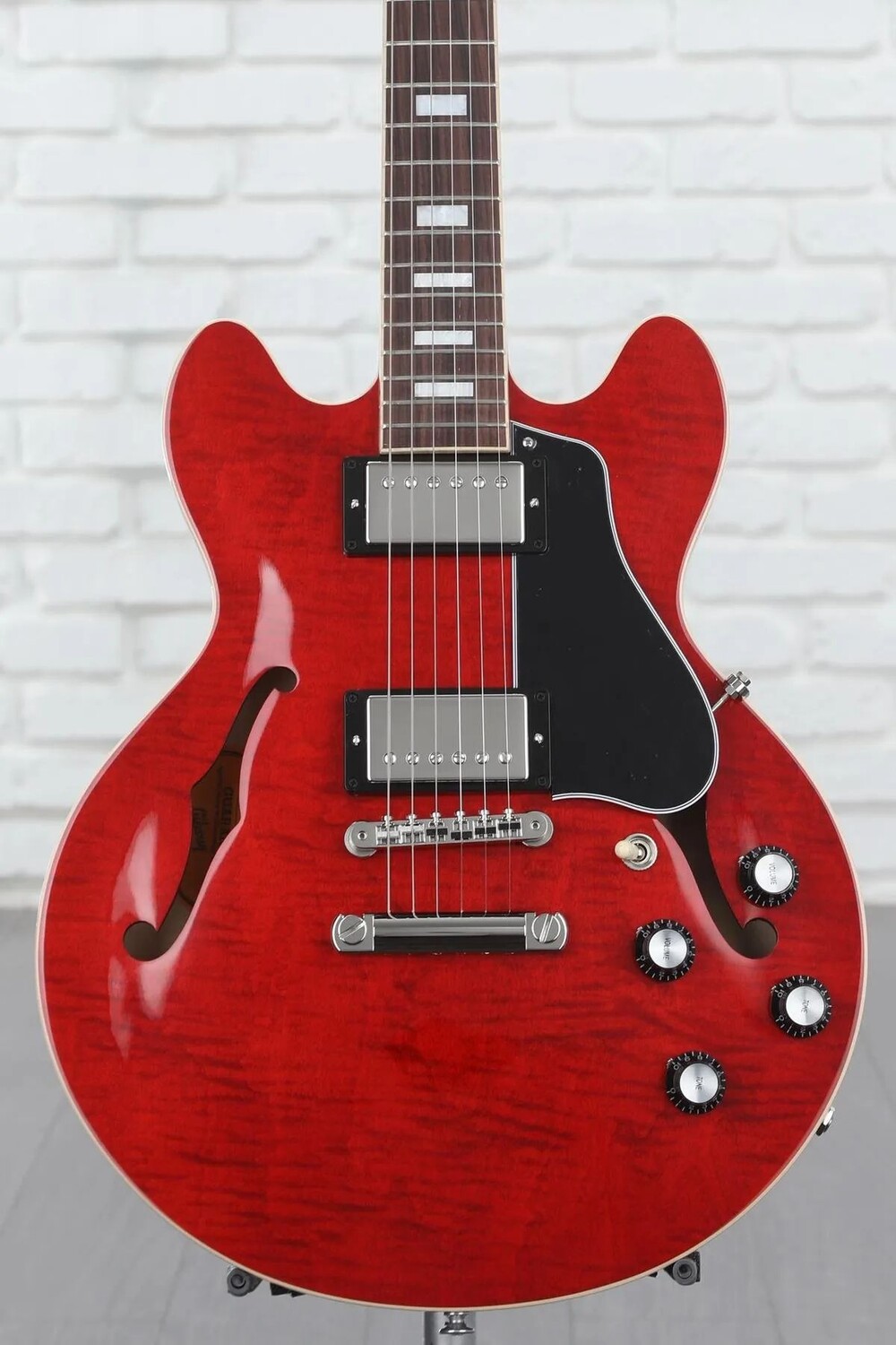 

Фигурка Gibson ES-339 — вишня шестидесятых годов