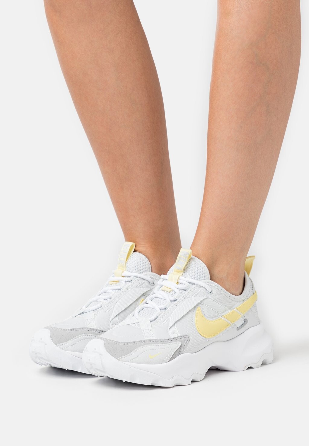 

Кроссовки Nike