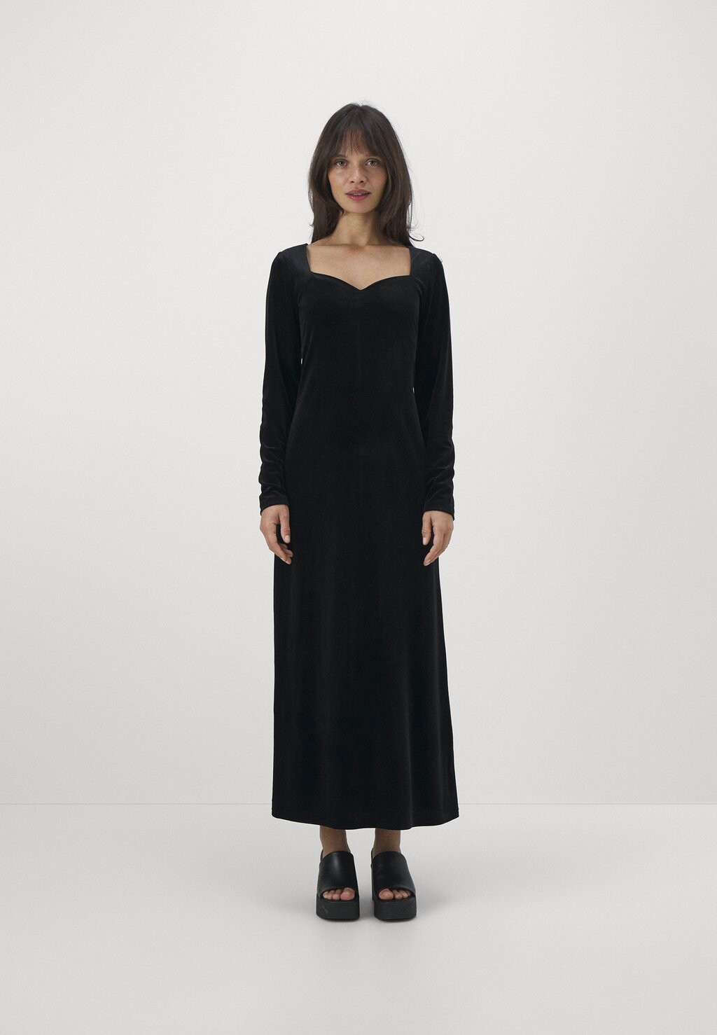 

Коктейльное платье ONLSCARLET ONLY Petite, черный