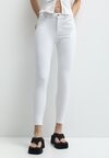 

Джинсы слим Pull&Bear, белый