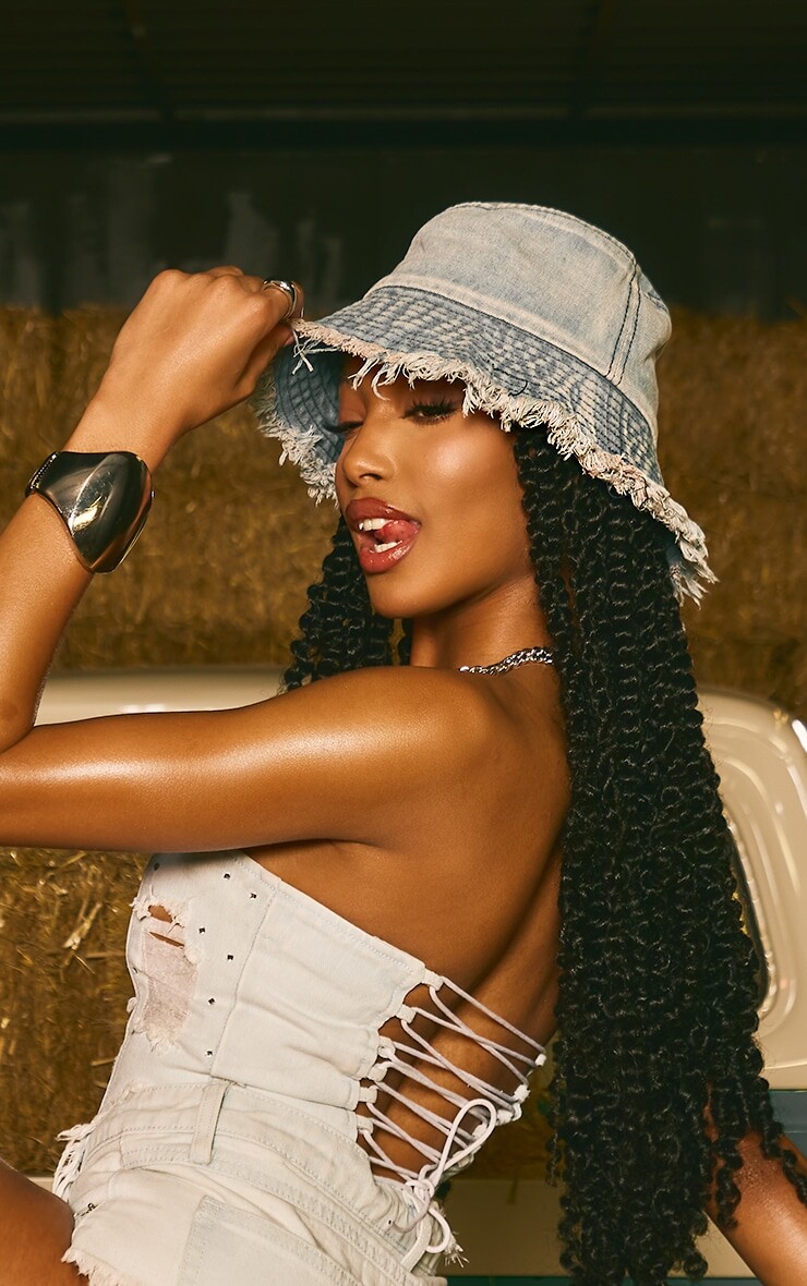

PrettyLittleThing Синяя джинсовая панама с бахромой