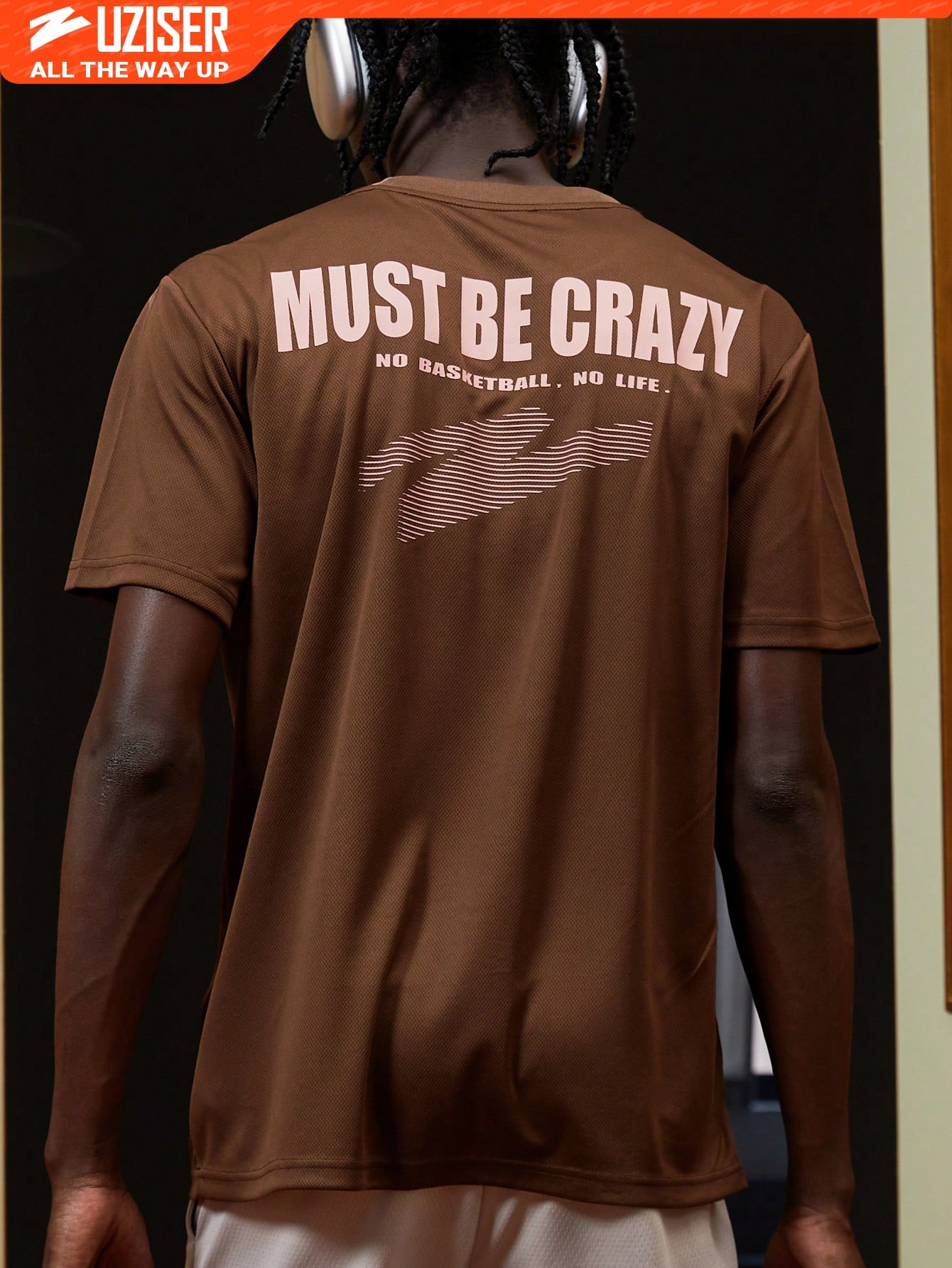 цена UZISER Uziser Мужская летняя спортивная футболка с круглым вырезом и буквенным принтом, коричневый