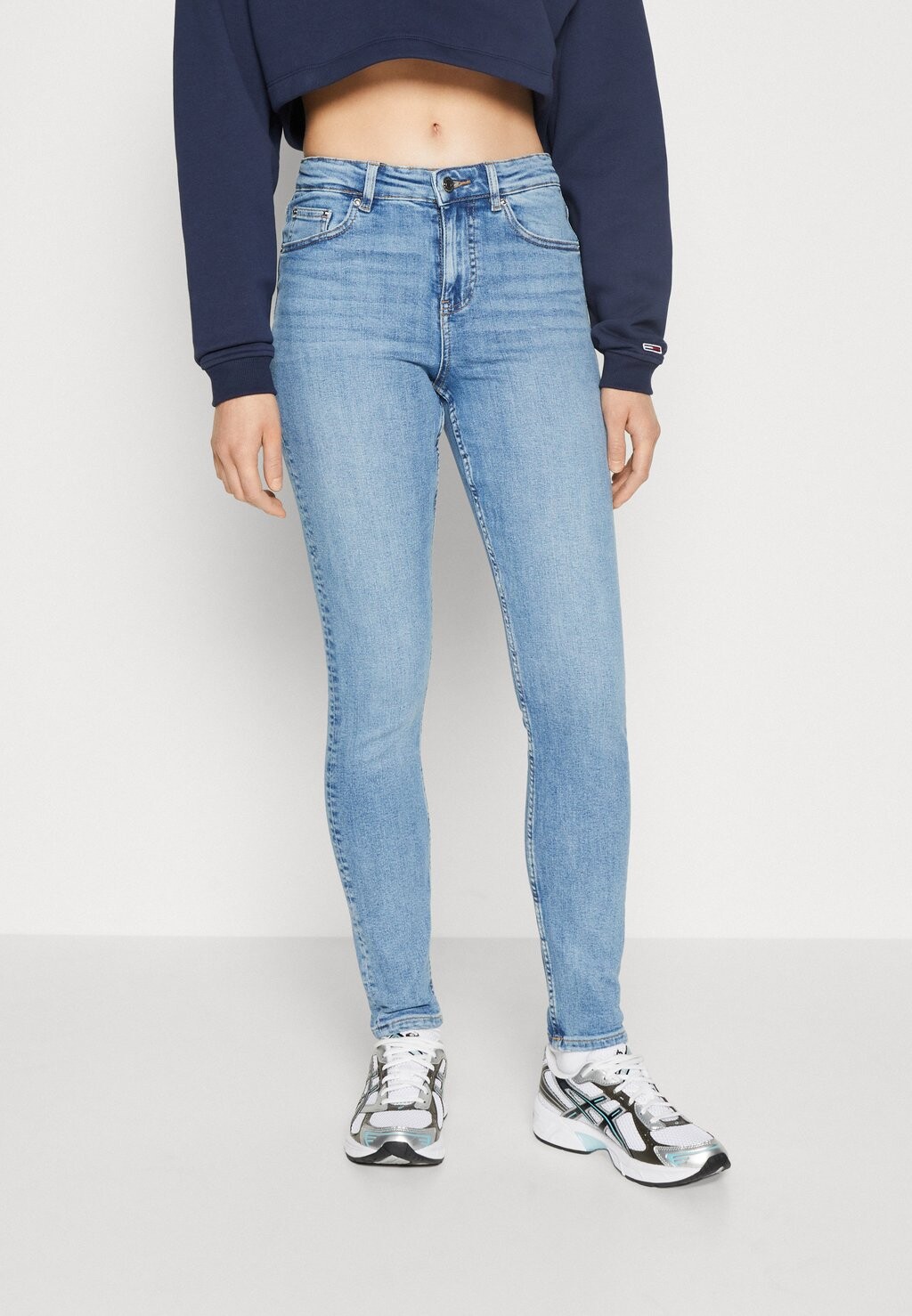 

Джинсы Skinny Fit Gina Tricot, синий