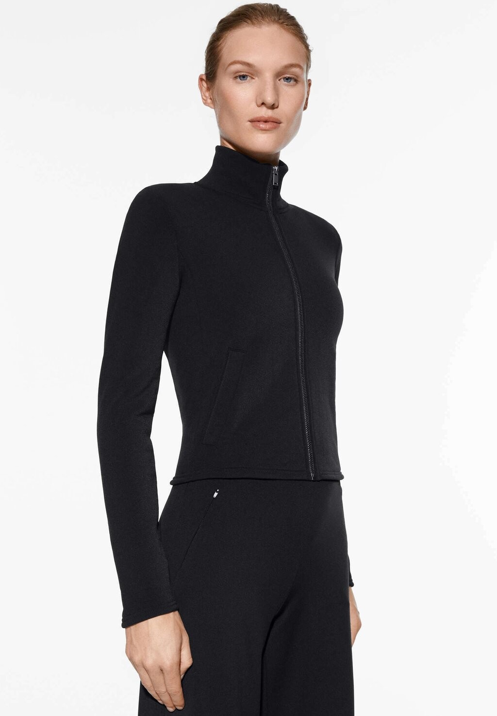 Спортивная куртка Super Extra Warm Shoulder Pad OYSHO, черный толстовка oysho seamless super extra warm technical серый