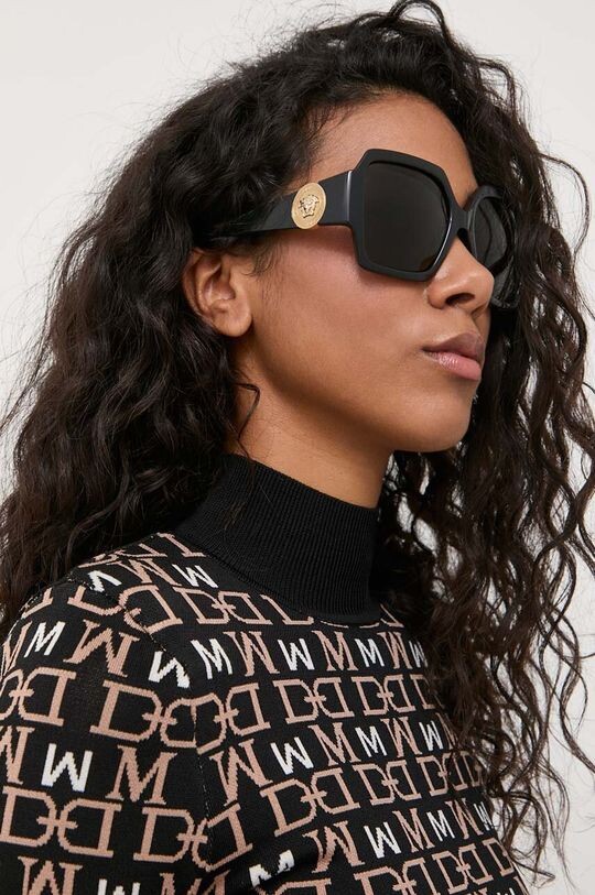 

Солнечные очки Versace, черный