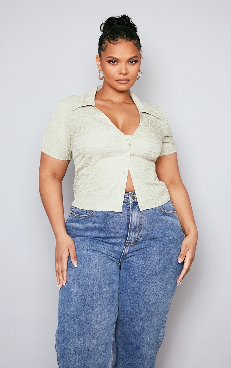 

PrettyLittleThing Укороченная рубашка с короткими рукавами и фактурной зеленой шалфеем Plus