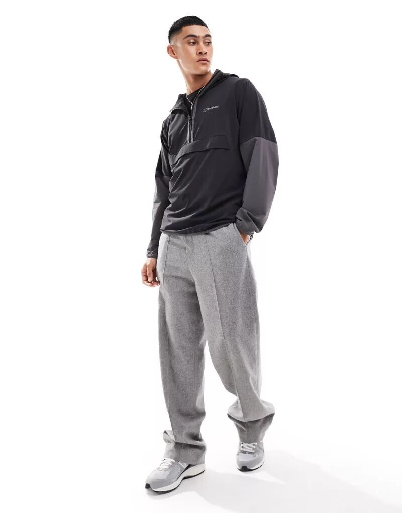 

Черно-серая ветровка Berghaus Wandermoor