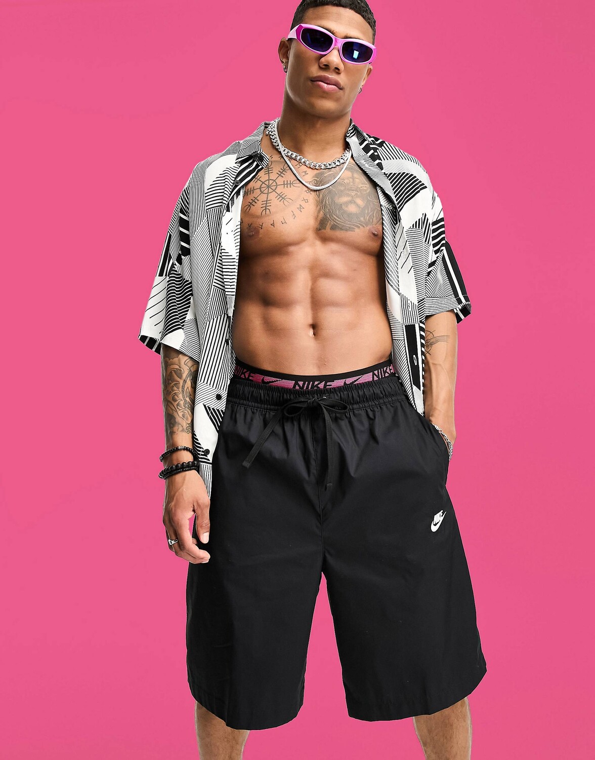 

Черные шорты оверсайз Nike Club