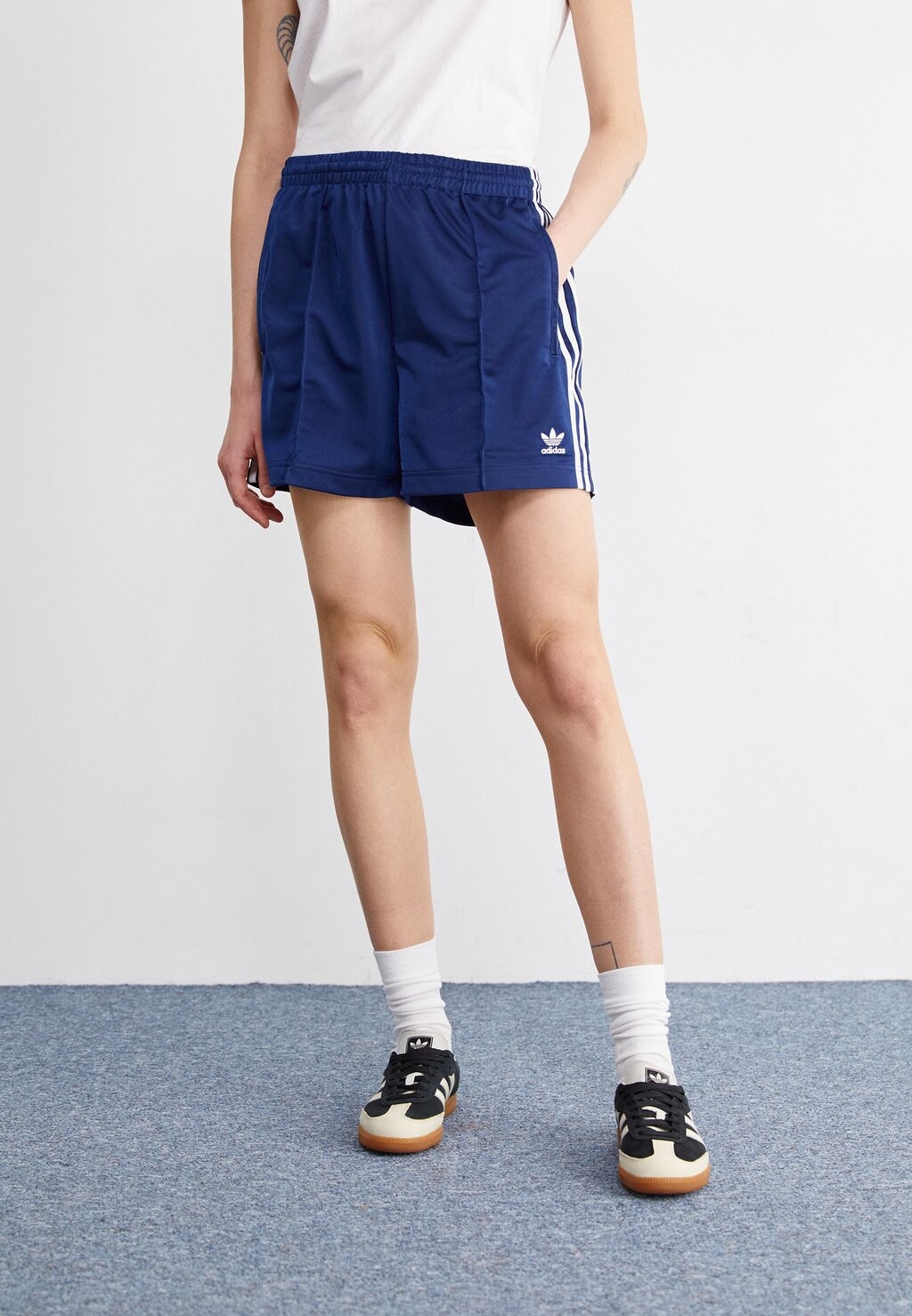 

Шорты Firebird adidas Originals, цвет dark blue