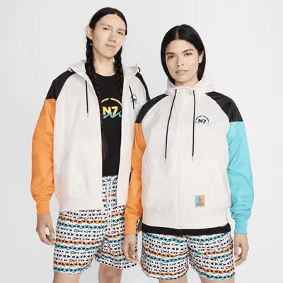 

Куртка Nike Windrunner N7, цвет Phantom/Bright Mandarin/Dusty Cactus