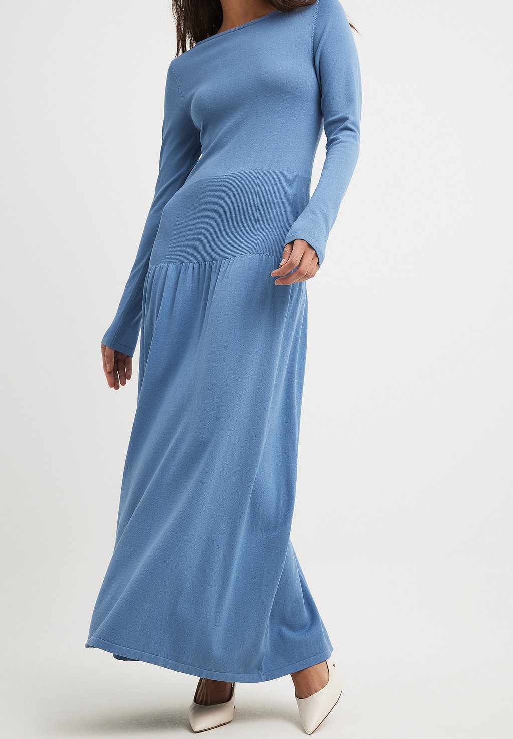 Трикотажное платье MIT TAILLENDETAIL NA-KD, цвет blue