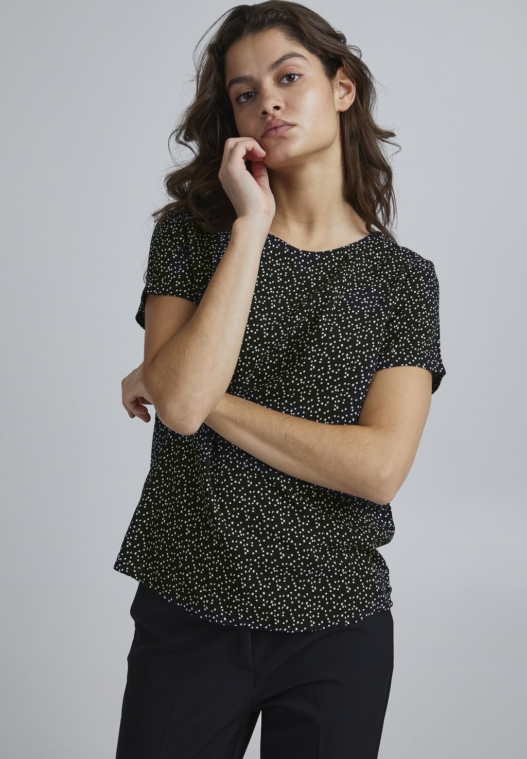 

Футболка с принтом IHVERA SS13 ICHI, цвет black