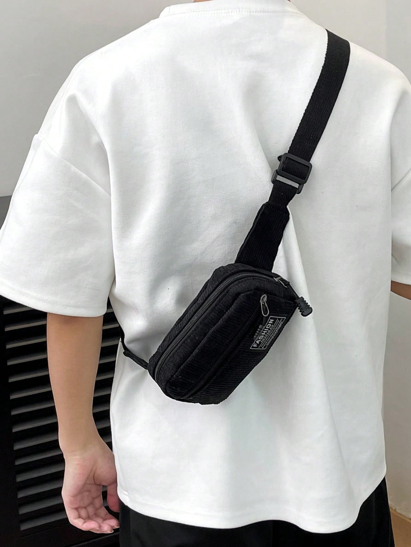 1 шт. однотонная вельветовая модная универсальная мужская мини-сумка в спортивном стиле, черный