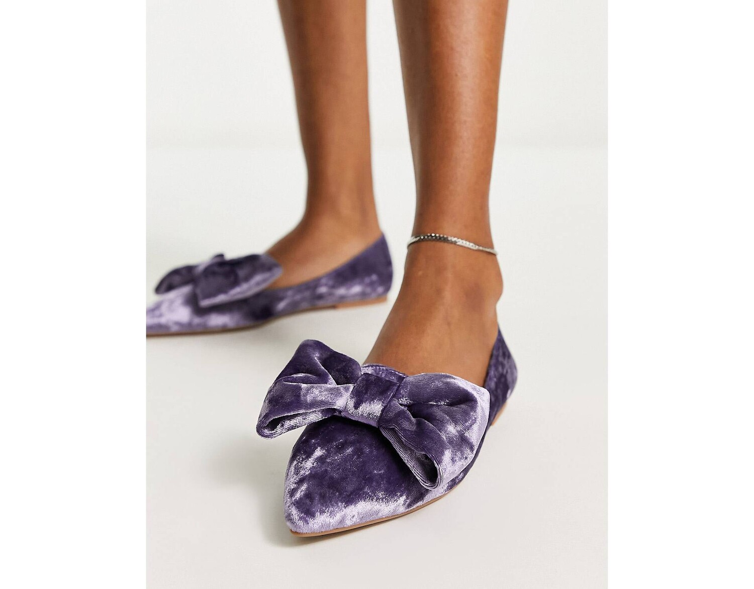 

Сиреневые бархатные балетки с острым носком ASOS DESIGN Lake Bow