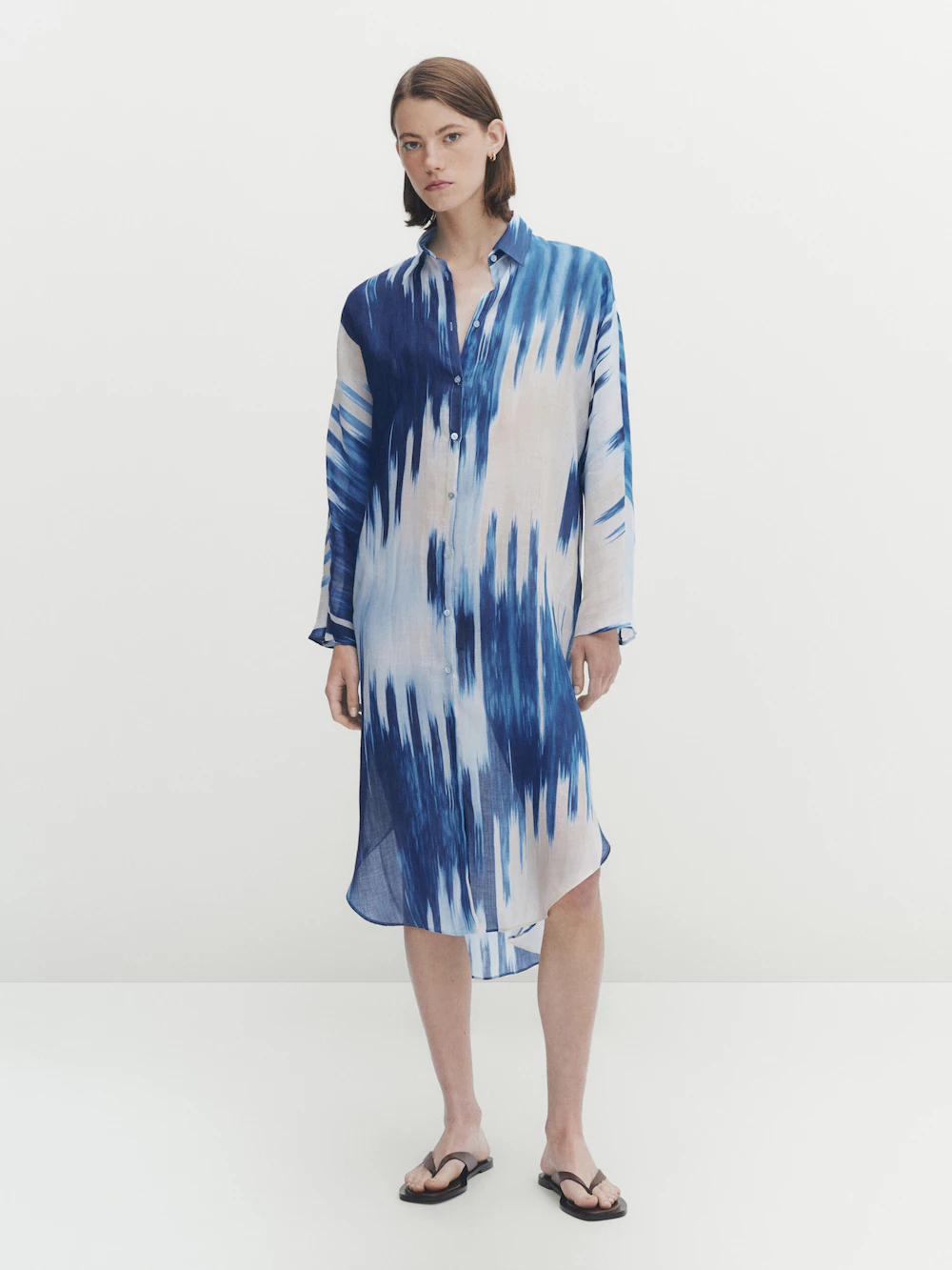 

Платье миди рами с принтом ikat Massimo Dutti, синий