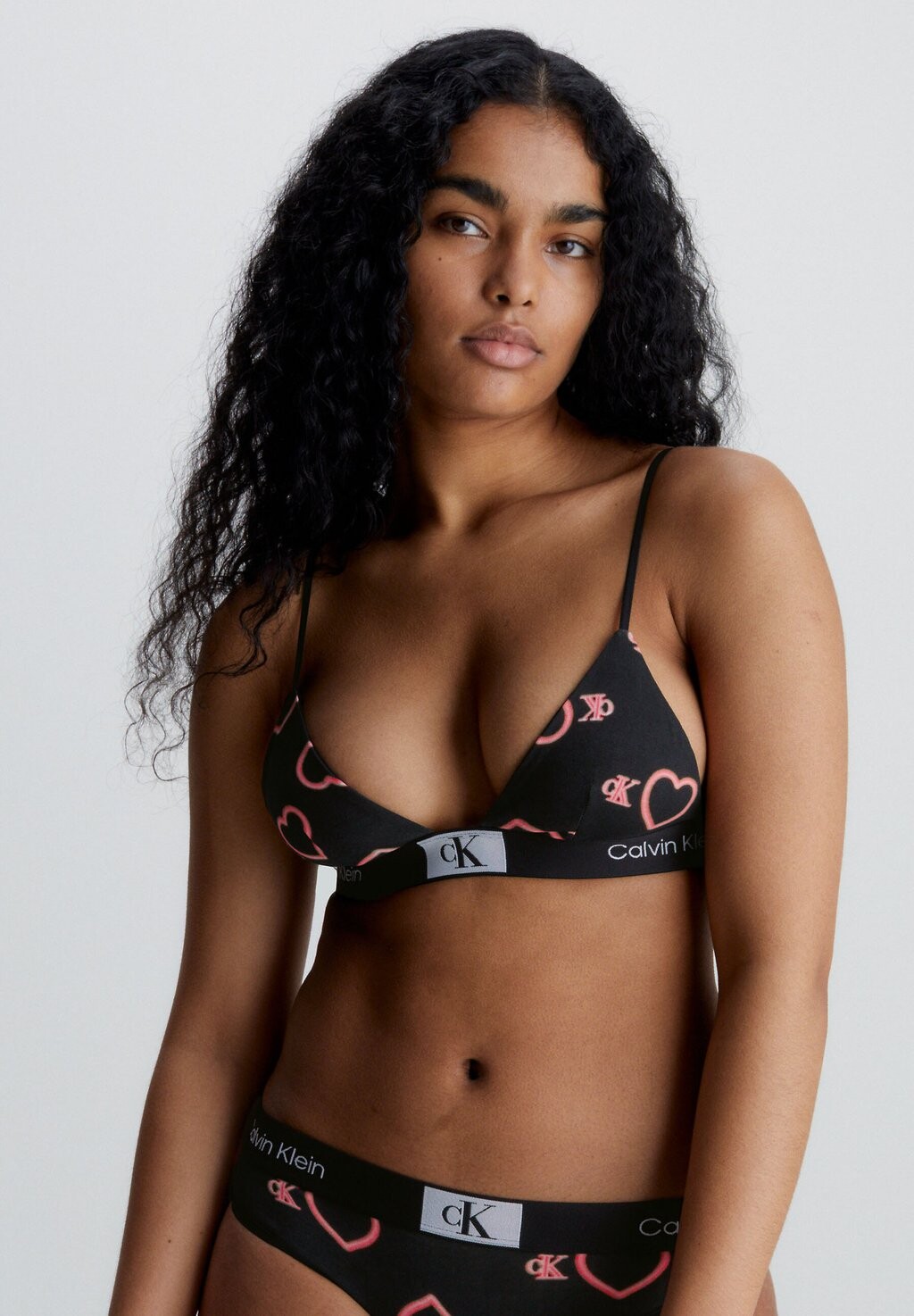

Верх бикини Unlined Triangle Calvin Klein Underwear, цвет neon hearts_black